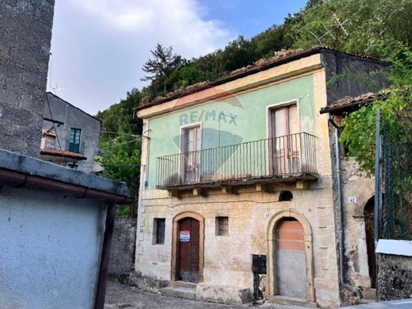 casa indipendente in vendita ad Introdacqua