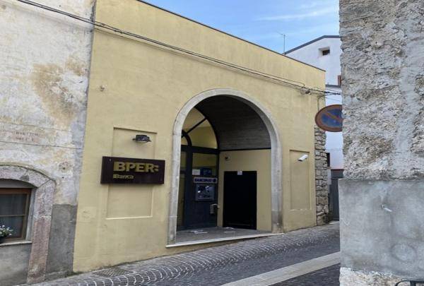 intera palazzina in vendita ad Introdacqua