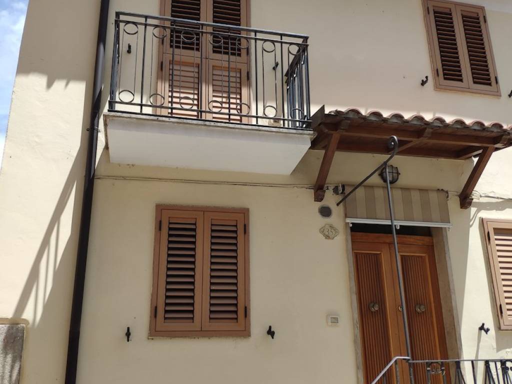 casa indipendente in vendita ad Introdacqua