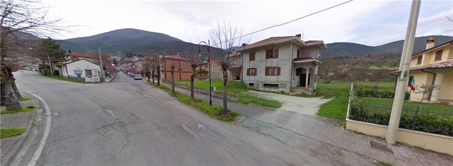 terreno edificabile in vendita ad Introdacqua