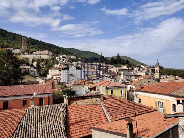 casa indipendente in vendita ad Introdacqua