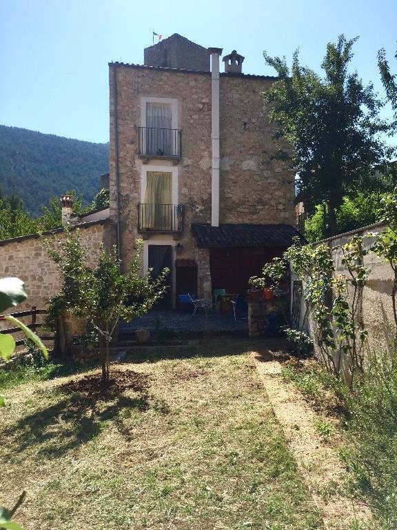 casa indipendente in vendita ad Introdacqua