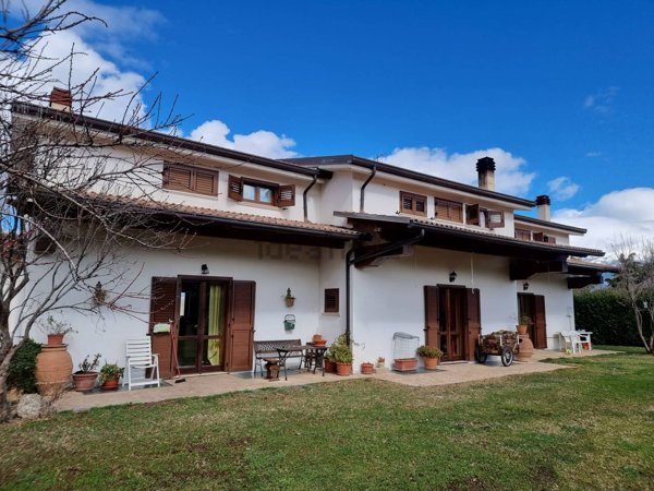 casa indipendente in vendita ad Introdacqua