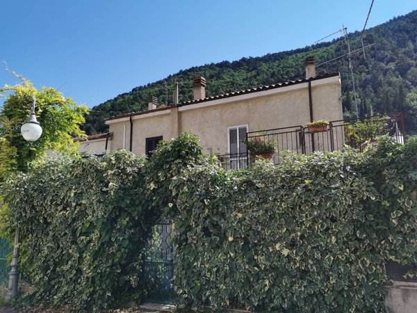 casa indipendente in vendita ad Introdacqua