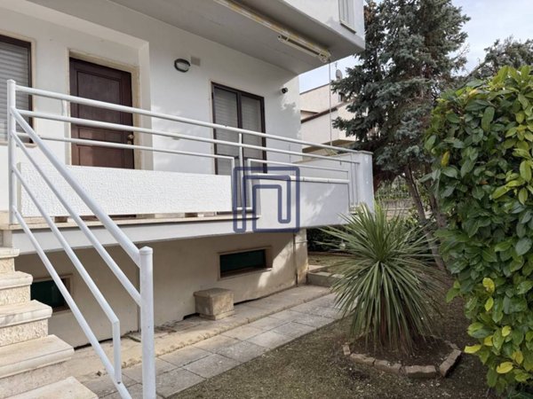 casa indipendente in vendita ad Introdacqua in zona Cantone