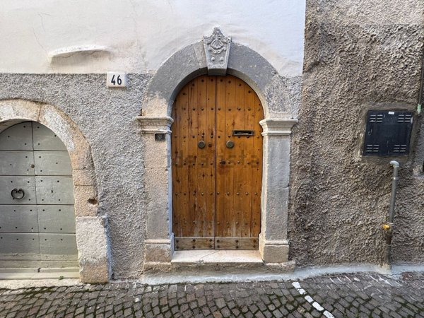 casa semindipendente in vendita ad Introdacqua