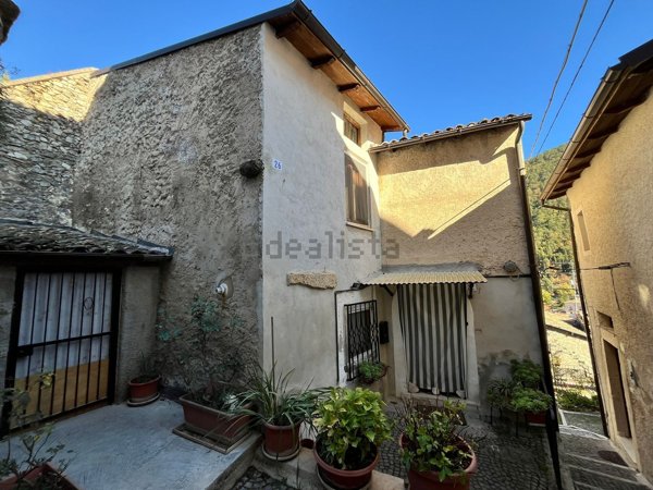 casa indipendente in vendita ad Introdacqua