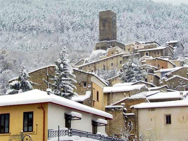 casa indipendente in vendita ad Introdacqua