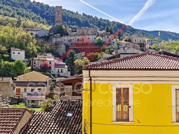 quadrivano in vendita ad Introdacqua