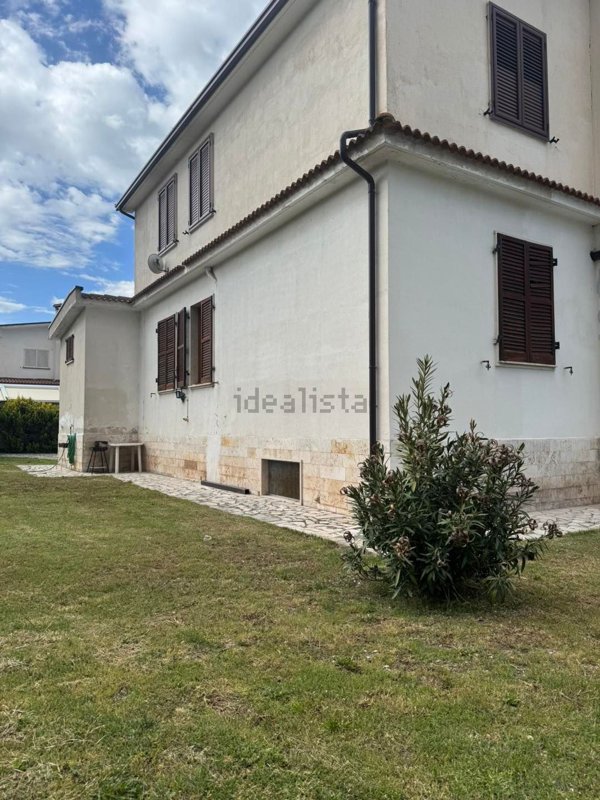 casa indipendente in vendita ad Introdacqua