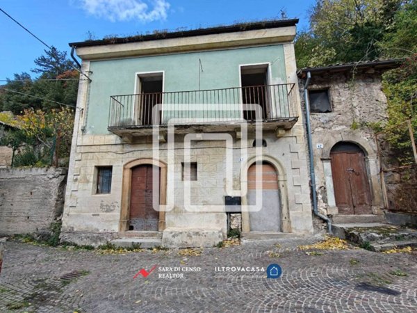 casa indipendente in vendita ad Introdacqua