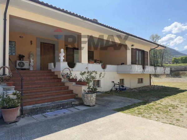 casa indipendente in vendita ad Introdacqua