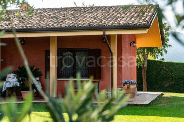 casa indipendente in vendita ad Introdacqua