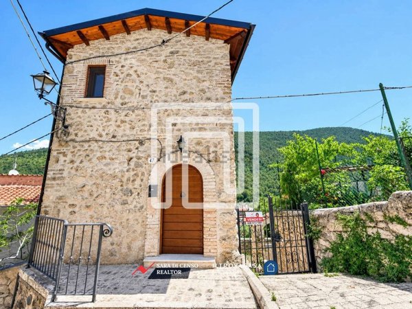 casa indipendente in vendita ad Introdacqua in zona Santa Maria Frascati