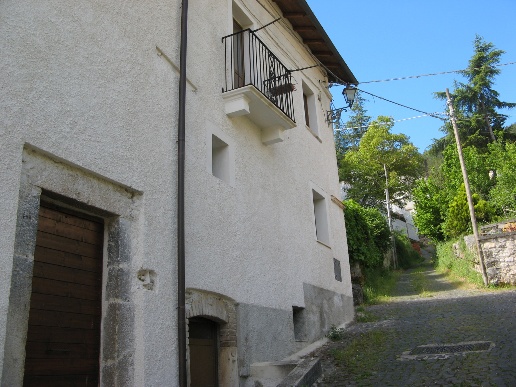 casa indipendente in vendita ad Introdacqua in zona Santa Maria Frascati