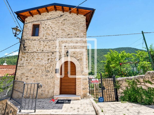 casa indipendente in vendita ad Introdacqua in zona Santa Maria Frascati