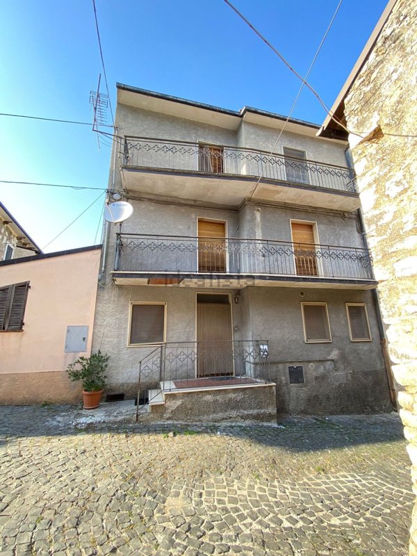 casa indipendente in vendita ad Introdacqua in zona Santa Maria Frascati