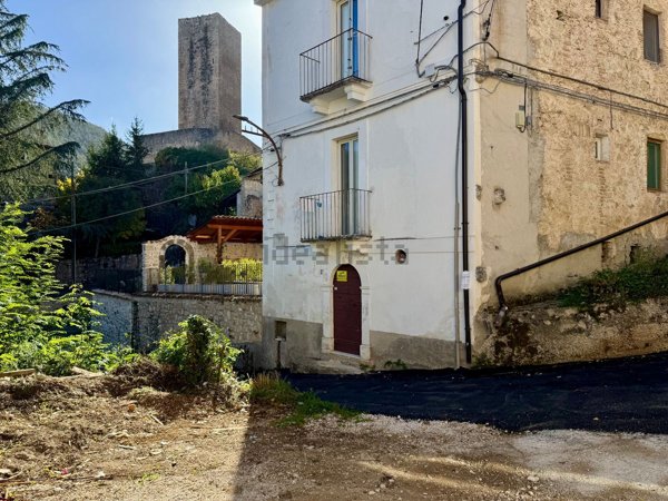 casa indipendente in vendita ad Introdacqua in zona Santa Maria Frascati