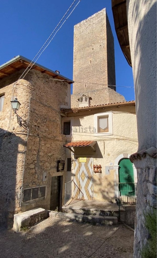 casa indipendente in vendita ad Introdacqua in zona Santa Maria Frascati