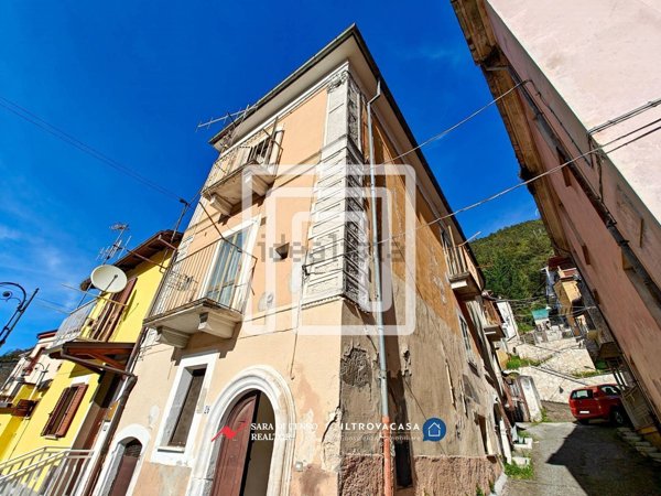 casa indipendente in vendita ad Introdacqua in zona Santa Maria Frascati