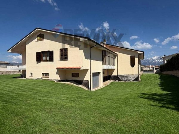 casa indipendente in vendita ad Introdacqua in zona Santa Maria Frascati