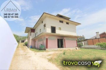 casa indipendente in vendita a L'Aquila in zona Coppito