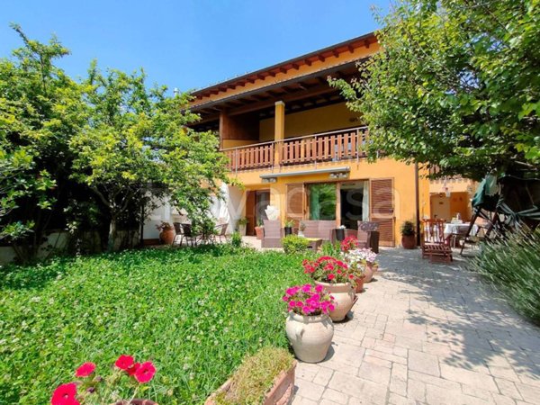 casa indipendente in vendita a L'Aquila in zona Sant'Elia