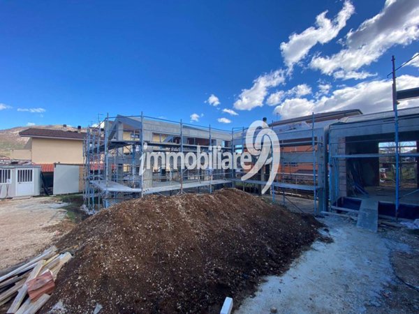 casa indipendente in vendita a L'Aquila in zona Coppito