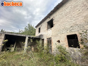 casa indipendente in vendita a L'Aquila in zona Arischia