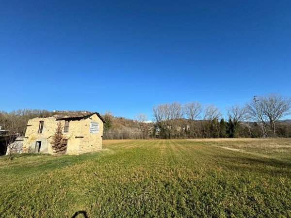 terreno agricolo in vendita a L'Aquila in zona Pianola