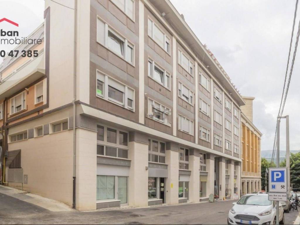 ufficio in vendita a L'Aquila in zona Centro Città