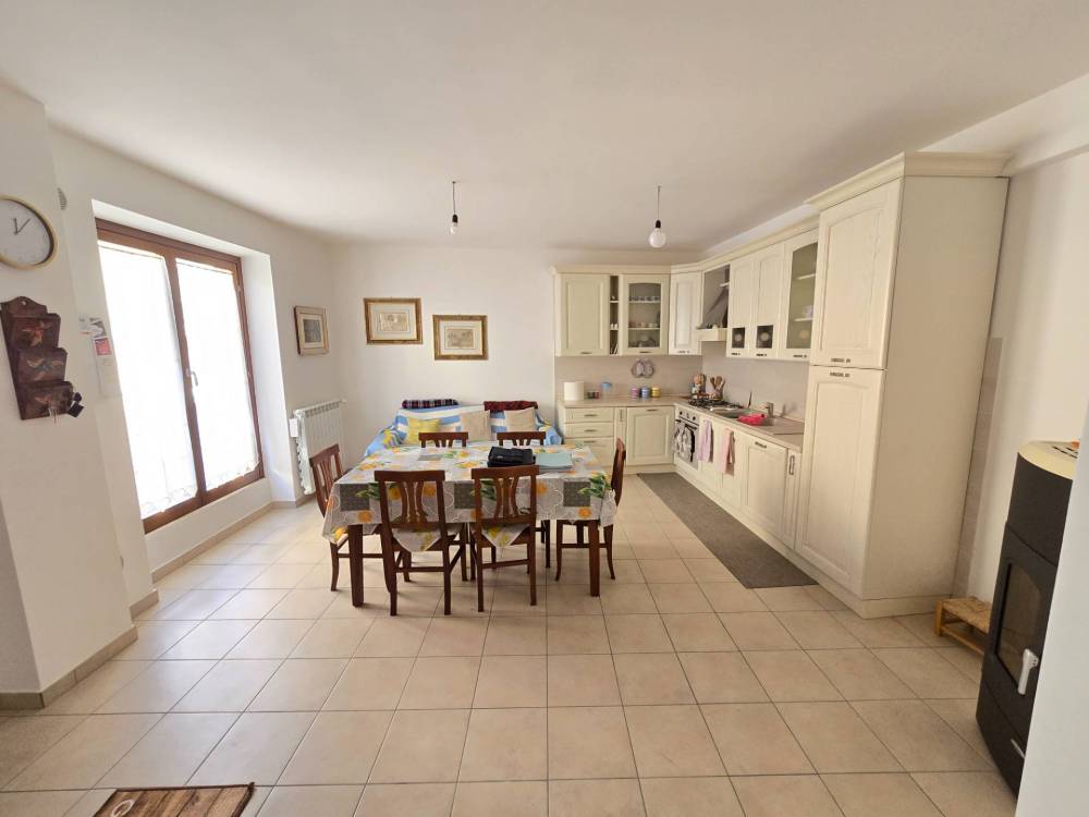 casa indipendente in vendita a L'Aquila in zona Monticchio/frazione Bagno