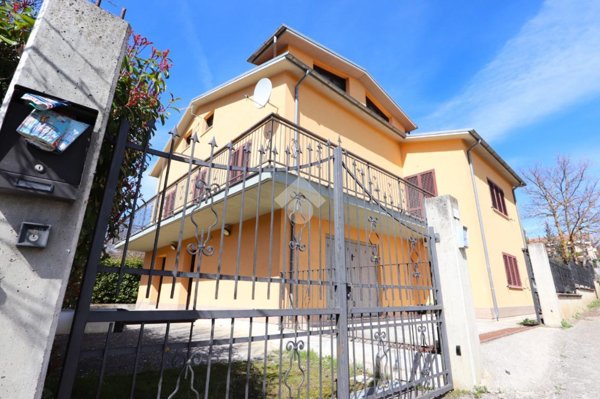 casa indipendente in vendita a L'Aquila in zona Sant'Elia