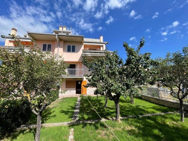 casa indipendente in vendita a L'Aquila in zona Filetto