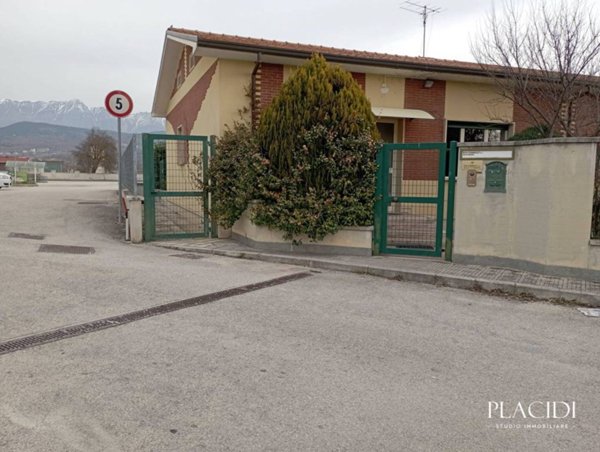 ufficio in vendita a L'Aquila in zona Sant'Elia