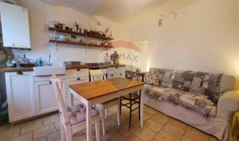 casa indipendente in vendita a L'Aquila in zona Pianola