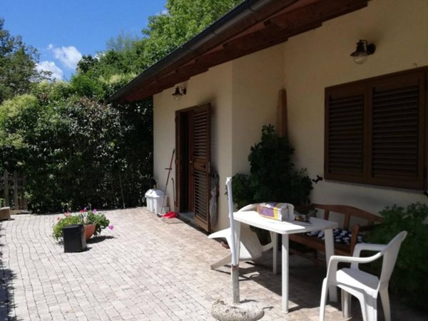 casa indipendente in vendita a L'Aquila in zona Pianola