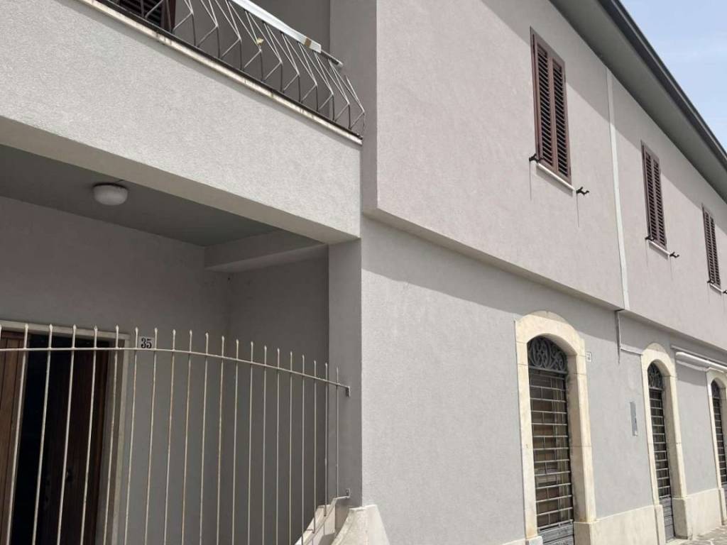 casa indipendente in vendita a L'Aquila in zona Genzano