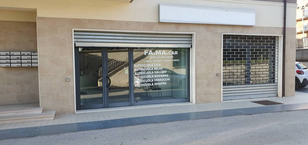 locale commerciale in vendita a L'Aquila