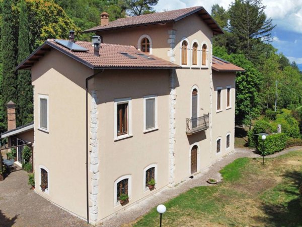 villa in vendita a L'Aquila in zona Centro Città