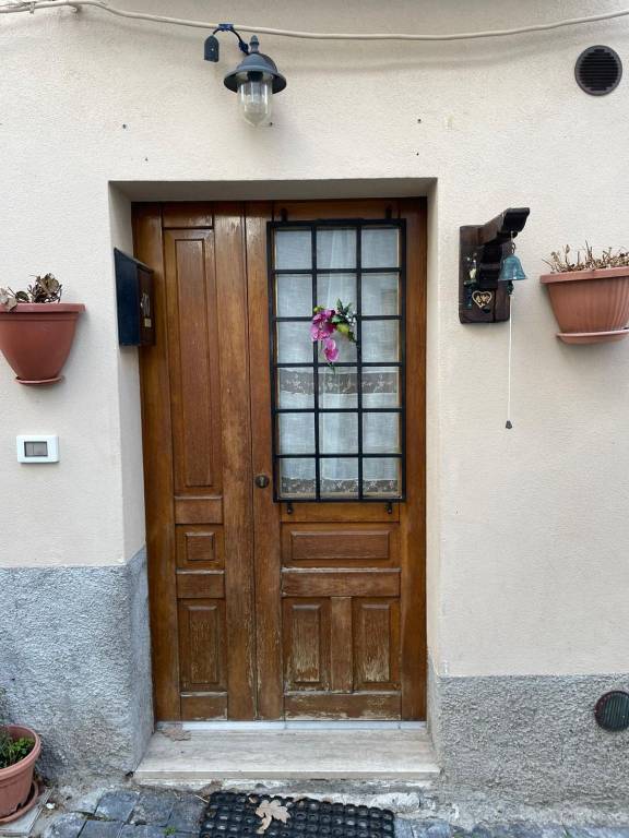 casa indipendente in vendita a L'Aquila in zona Monticchio/frazione Bagno