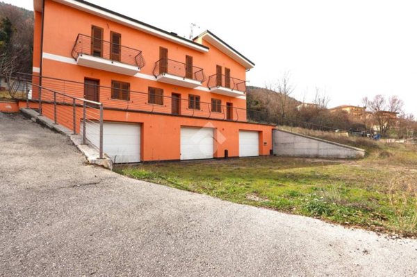 casa indipendente in vendita a L'Aquila in zona Pianola