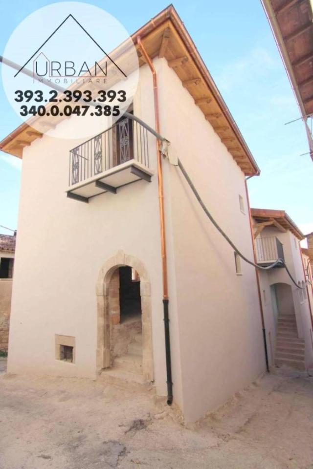 casa indipendente in vendita a L'Aquila in zona Paganica