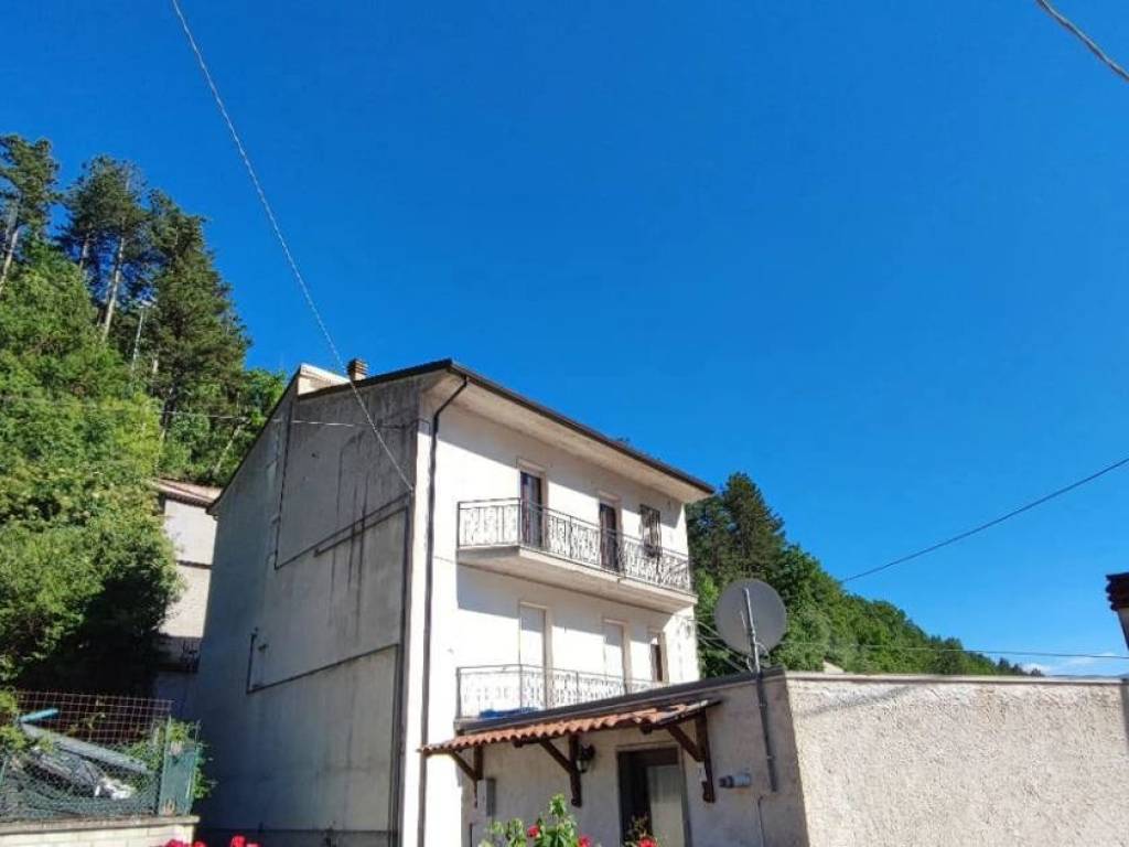 appartamento in vendita a L'Aquila in zona Paganica