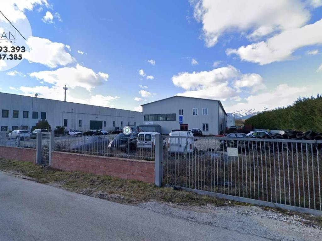 locale commerciale in vendita a L'Aquila in zona Pettino