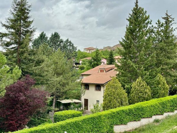 casa indipendente in vendita a L'Aquila in zona Arischia