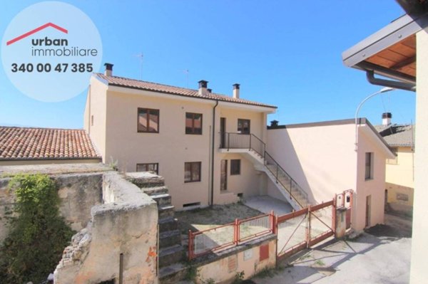 casa indipendente in vendita a L'Aquila in zona Assergi