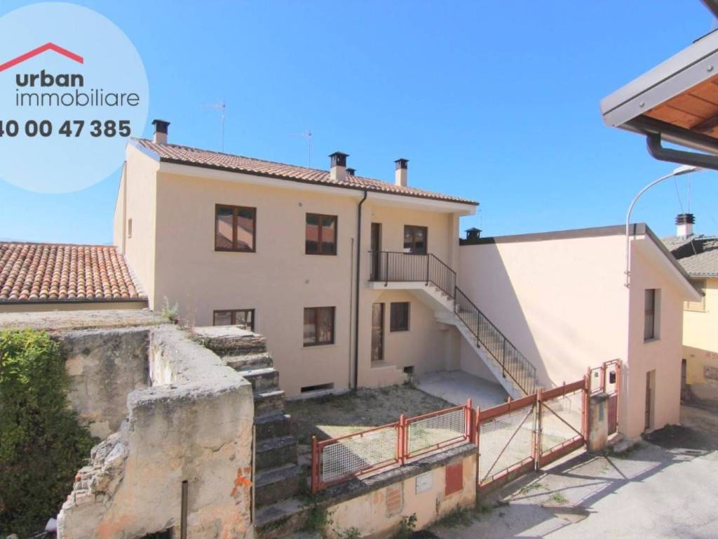 casa indipendente in vendita a L'Aquila in zona Paganica