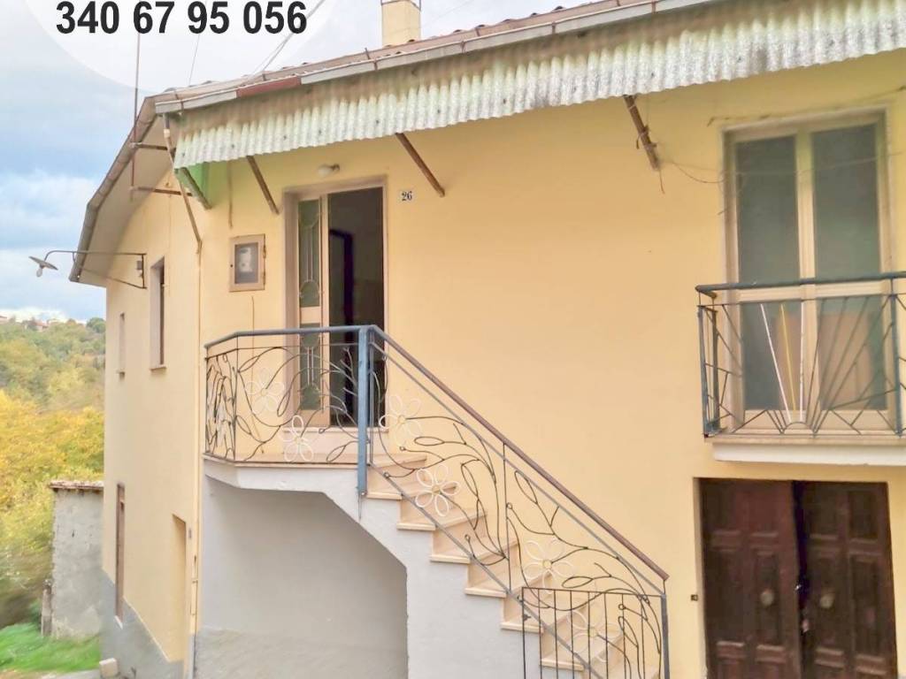 casa indipendente in vendita a L'Aquila in zona Sassa