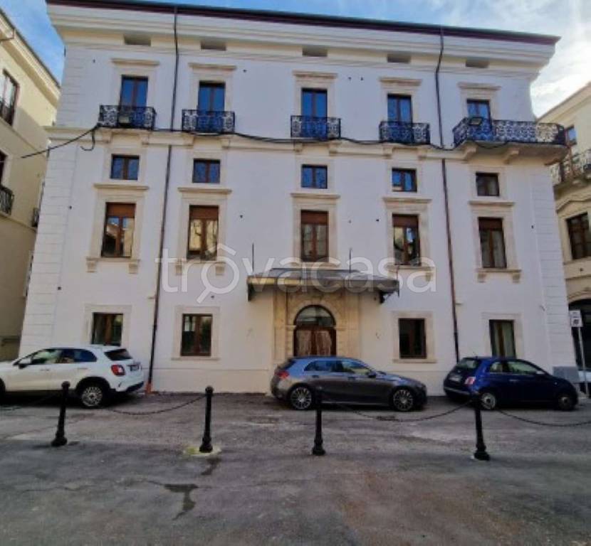 negozio in vendita a L'Aquila in zona Centro Città